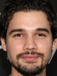  Steven Strait