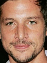  Simon Rex