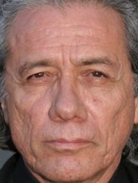  Edward James Olmos