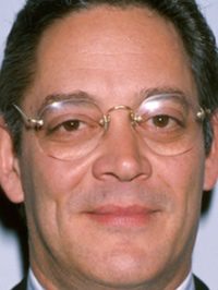  Raul Julia