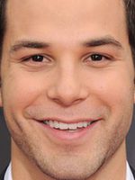 Skylar Astin