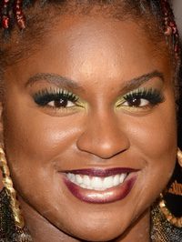  Ester Dean