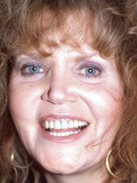  Eileen Brennan