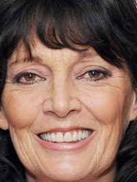  Sarah Douglas