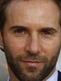  Alessandro Nivola