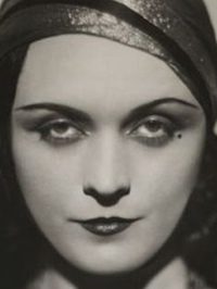  Pola Negri