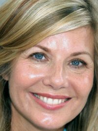  Glynis Barber