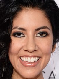  Stephanie Beatriz