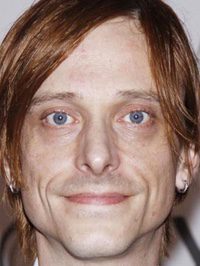  Mackenzie Crook