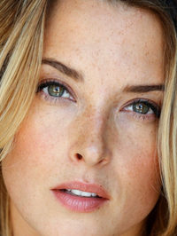  Emily Baldoni