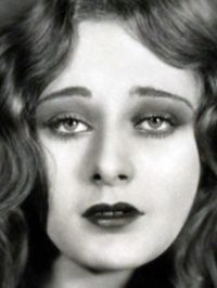  Dolores Costello