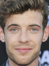  Harry Treadaway