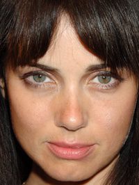  Mia Kirshner