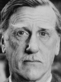  Donald Moffat