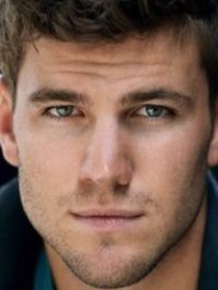  Austin Stowell