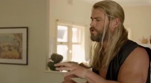 Thor paga el alquiler con monedas asgardianas y una calabaza