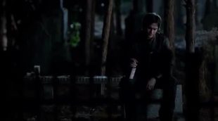 Escena cementerio Damon y Alaric