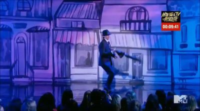 Tom Holland imita el 'Umbrella' de Rihanna en Lip Sync Battle