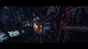 Clip 'Valerian y la ciudad de los mil planetas': Bienvenidos