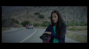 Trailer 'La niña de tacones amarillos'