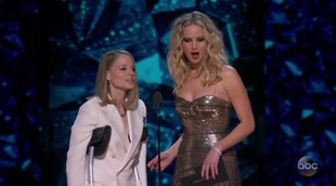 Oscar 2018: Jodie Foster y Jennifer Lawrence presentan el premio a mejor actriz