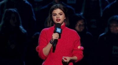 Selena Gomez ofrece un emotivo discurso durante el WE Day 2018