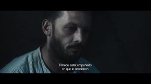 Tráiler subtitulado 'El collar rojo'