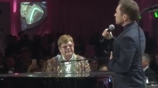 Elton John y Taron Egerton cantan 'Tiny Dancer'