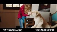 Spot 'Mia y el león blanco'