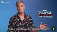 Taika Waititi: "Me encantaría hacer una película entera sobre la relación de Jane y Thor hace 8 años"