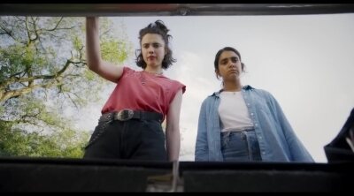 Tráiler VOS 'Dos chicas a la fuga'