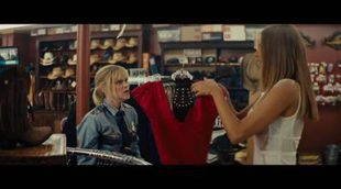 Clip Changing Clothes '¡Pisándonos los tacones!'