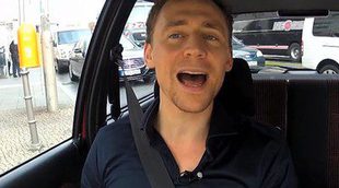 Tom Hiddleston canta 'Stand by me'