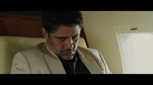 Clip español 'Sicario': "Estás preguntándome cómo funciona un reloj"