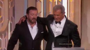 Ricky Gervais "bromea" con Mel Gibson en los Globos de Oro