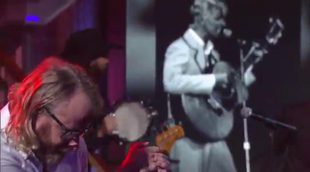 Homenaje a David Bowie en el late show de Stephen Colbert