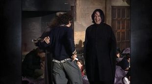 Alan Rickman y Michael Gambon gastan una broma a Daniel Radcliffe