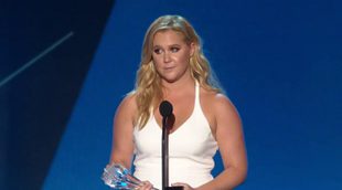 Amy Schumer recoge el premio MVP en los Critics Choice Awards 2016