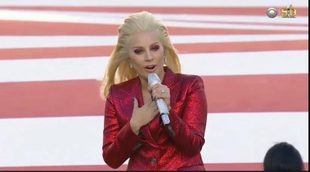 Lady Gaga interpreta el himno nacional en la Super Bowl 2016