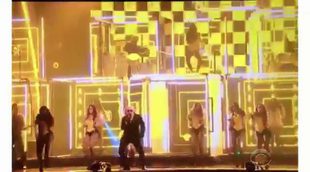 Pitbull y Sofía Vergara interpretan 'El Taxi' durante los Grammy 2016