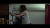 Clip 'Calle Cloverfield 10', "Baño"